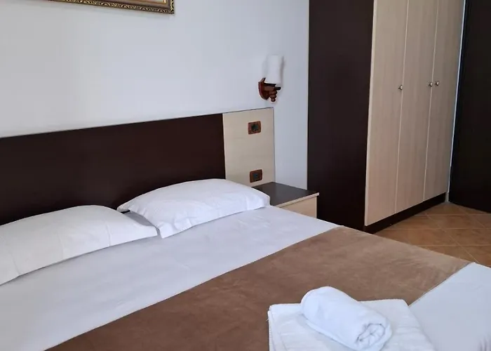 Artenisi\'S Sea Side Rooms