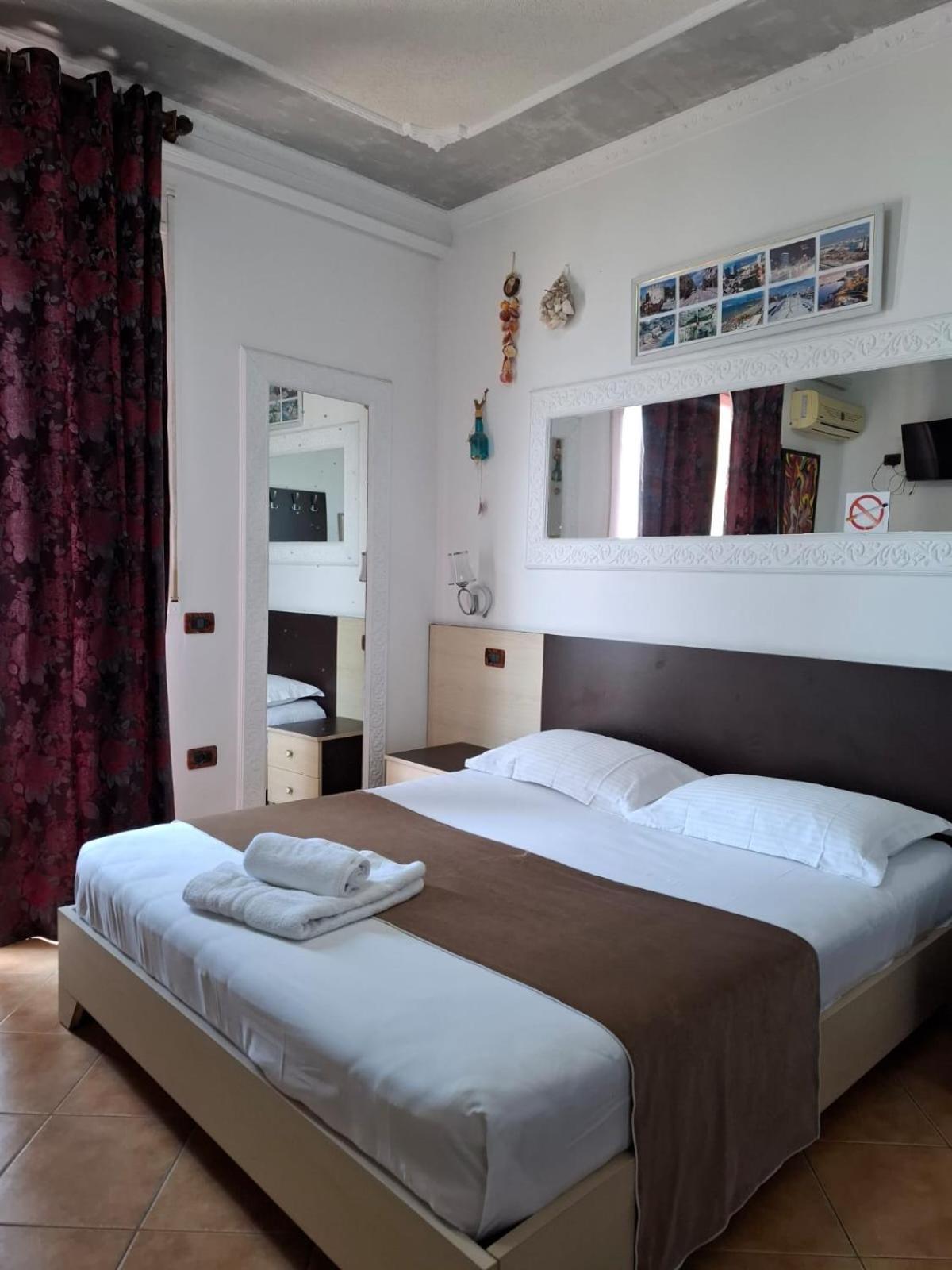 Artenisi's Sea Side Apartment Durres